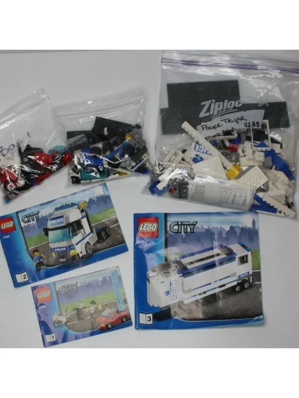 Lego City Mobile Police Unit Set 7288 Complete and with Instructions